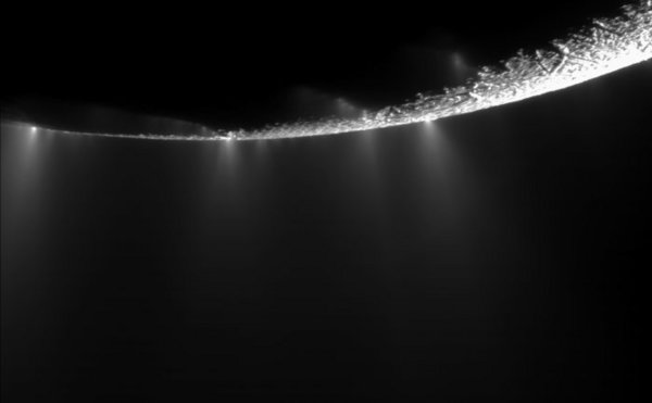 Enceladus_plumes_node_full_image_2.jpg